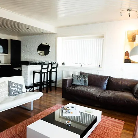 Rose, 1 Free Parking, 2 Min. From Beach, Jacuzzi